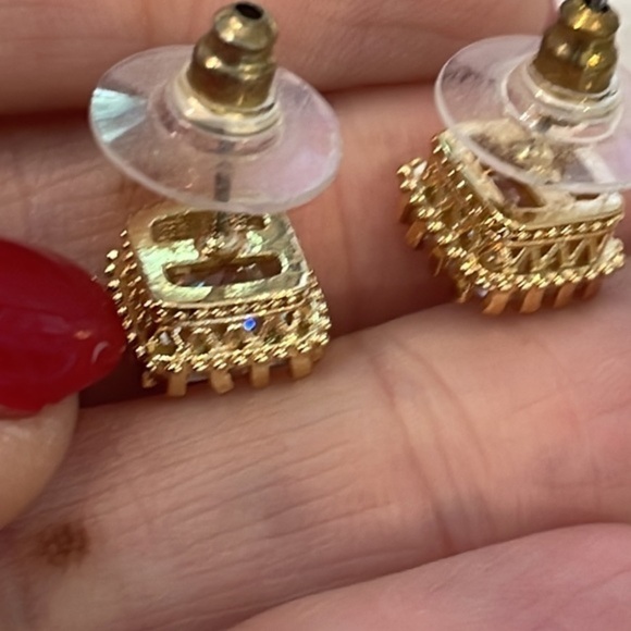 💐5/25 large sparkly stud earrings gold tone edge detail elegant nice quality - Picture 3 of 6